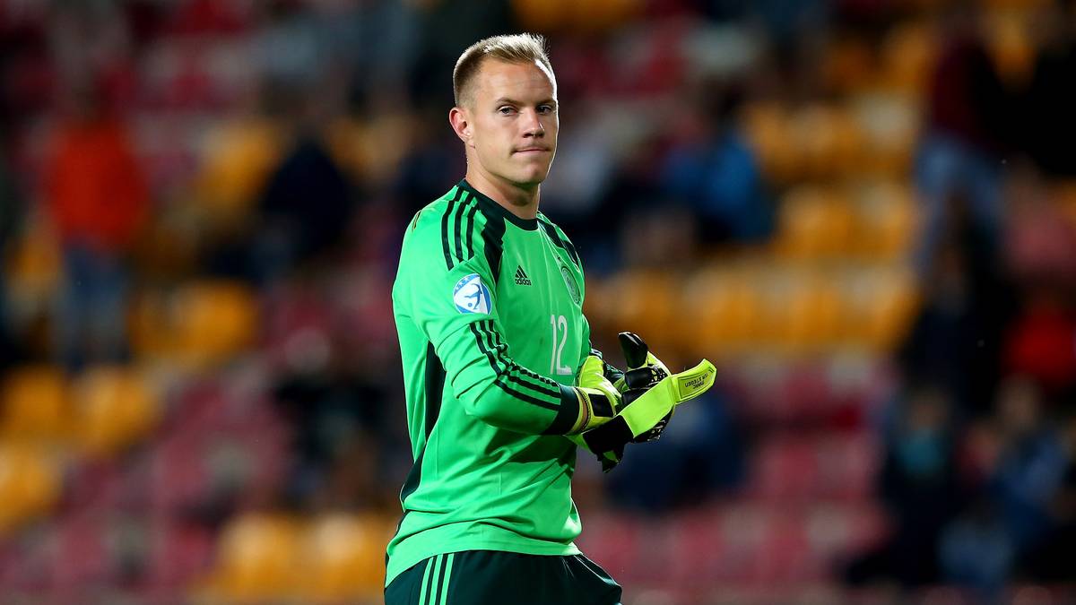 MARC-ANDRE TER STEGEN: Beim frühen Rückstand gegen den völlig frei vor ihm auftauchenden Filip Djuricic machtlos. Kurz vor der Halbzeit beim 30-Meter-Kracher von Goran Causic noch entscheidend am Ball, so dass der nur an die Unterkante der Latte klatscht. Sonst souverän wie gewohnt - SPORT1-Note: 2,5