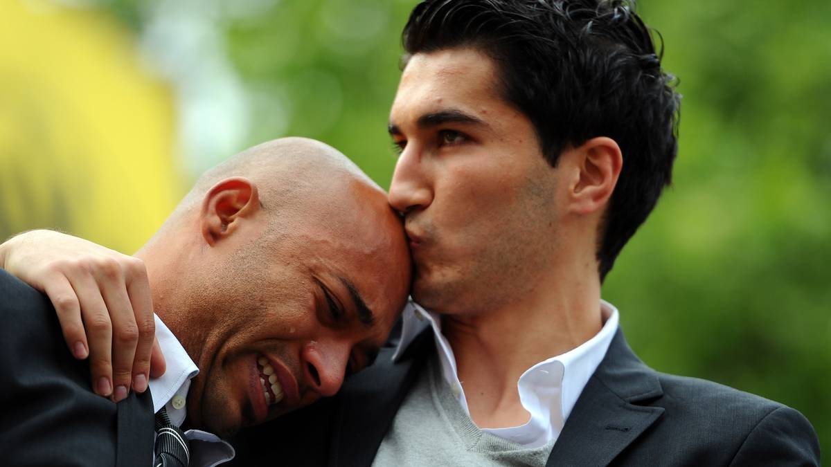 Nach über einem Jahrzehnt sagt der Brasilianer seiner BVB-Familie lebewohl. Die Meisterfeier wird zu einem Wechselbad der Gefühle für den auch im Team sehr beliebten Verteidiger