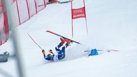 Mikaela Shiffrin stürzt im Riesenslalom von Killington