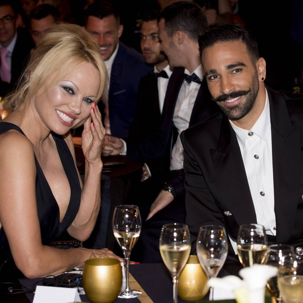 Pamela Anderson Und Adil Rami Angebliche Sex Details Enthullt