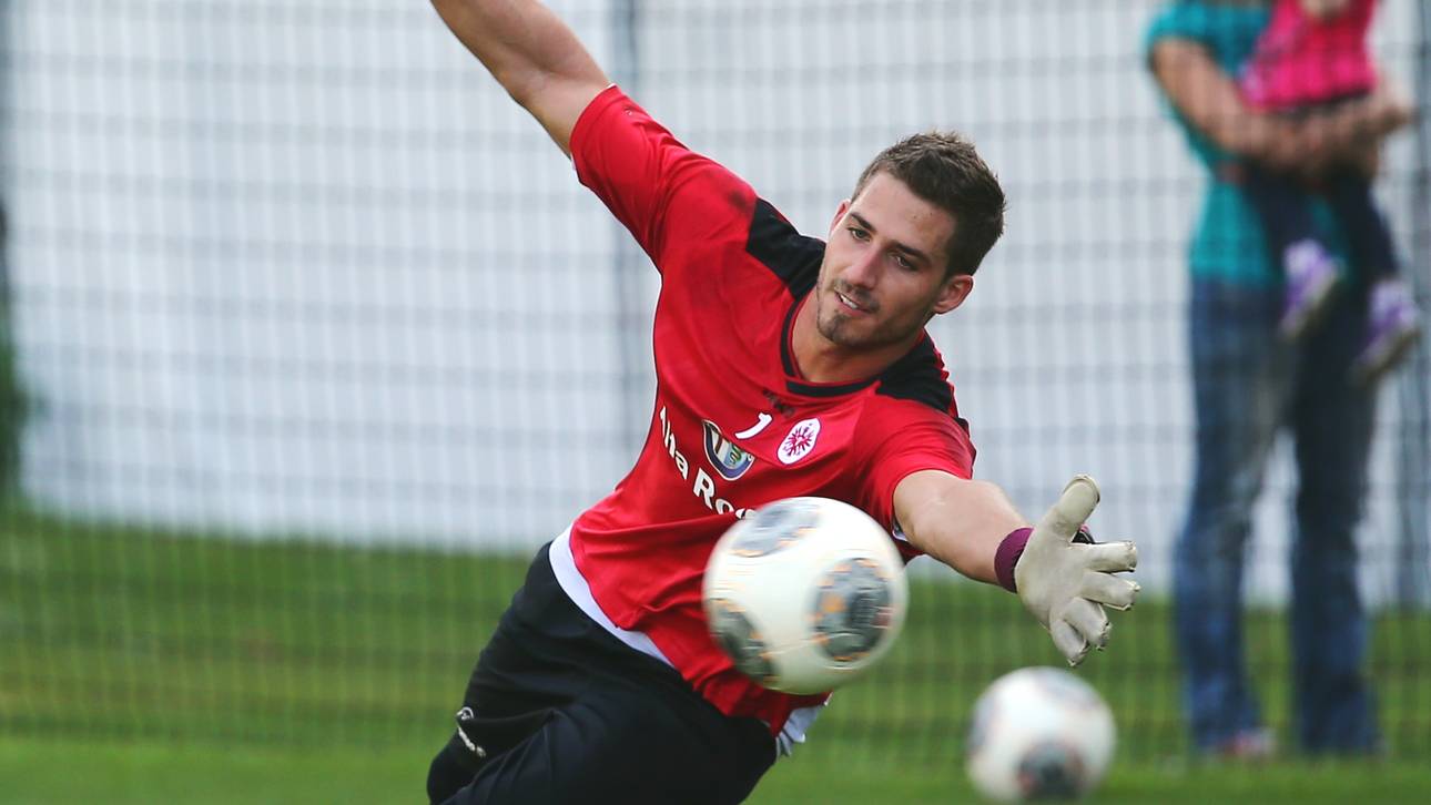 Frankfurt verlängert mit Trapp