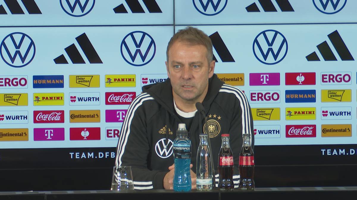 Nico Schlotterbeck muss das DFB-Team verletzungsbedingt früher verlassen. Bundestrainer Hansi Flick erklärt, wie es um einen Einsatz im Topspiel gegen die Bayern steht. 