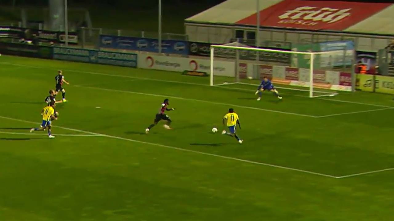 75 Sekunden zum Genießen! Hier kombiniert sich RWE auf Platz 2