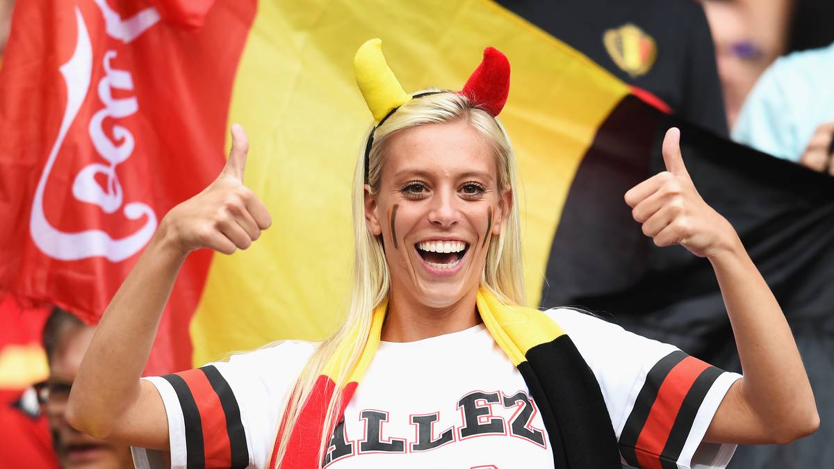 Daumen hoch für ihre belgischen Jungs. Auch wenn es im ersten Spiel nicht besonders gut lief, läuft der Geheimfavorit langsam zur Höchstform auf