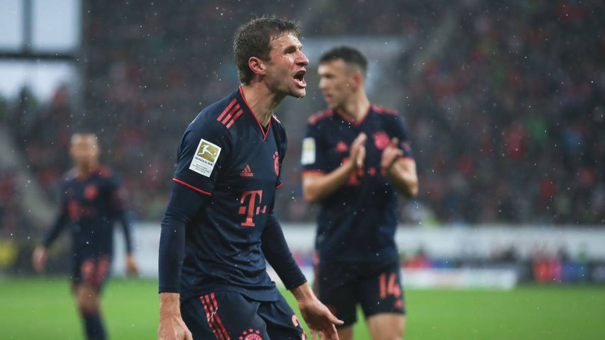 Thomas Müller (l.) und der FC Bayern haben sechs Spiele in Folge gewonnen