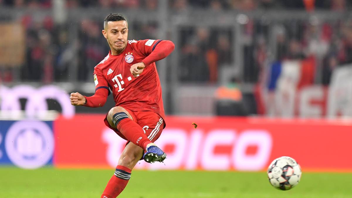 PLATZ 19: THIAGO (FC Bayern): 23 Mal gefoult worden