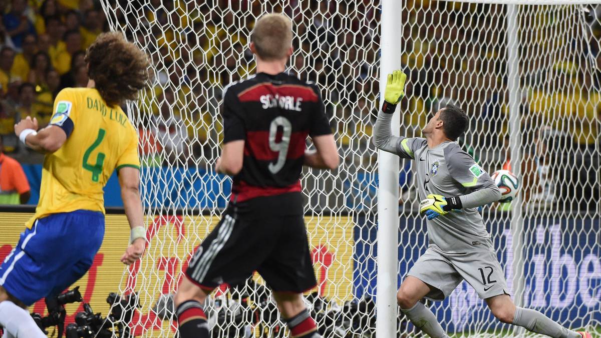 Und nur zehn Minuten später legt der damalige Chelsea-Spieler mit einem Traumtor nach