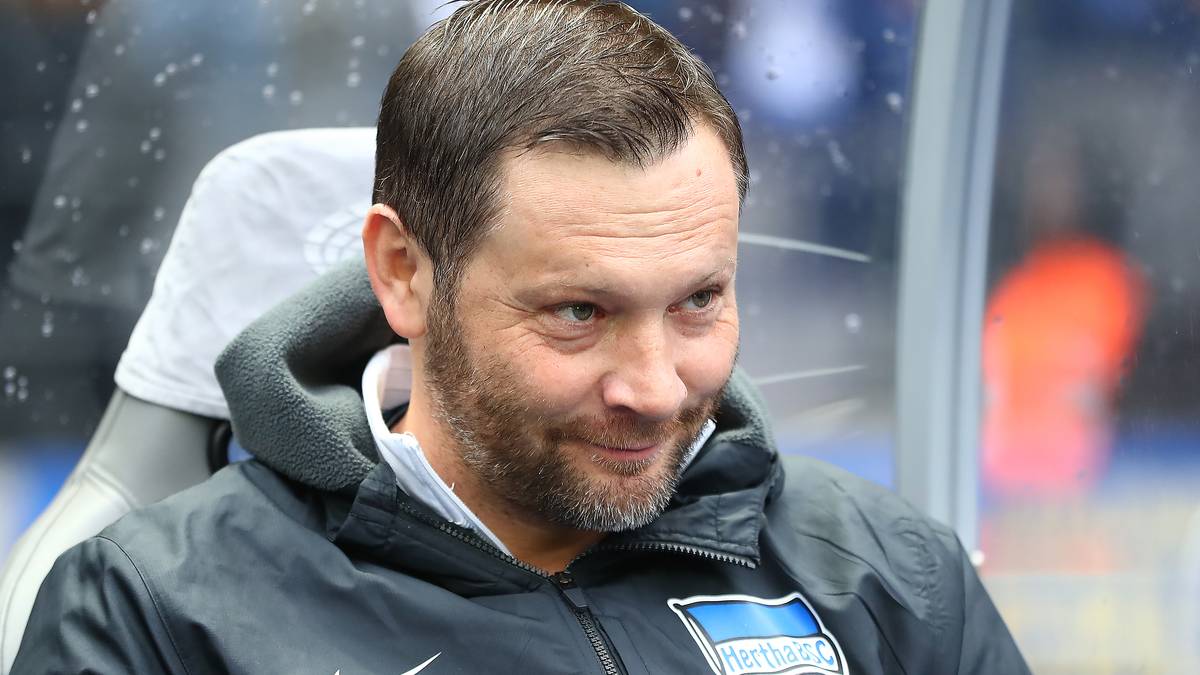 Auch Berlins Trainer Pal Dardai rudert zurück und sieht das Ganze nicht so dramatisch. Dardai führte Klinsmanns berühmten Vater als Grund für die Aufregung an. "Wenn er nicht Jonathan Klinsmann heißen würde, würden wir dann beim dritten oder vierten Torwart so ein Theater machen?"