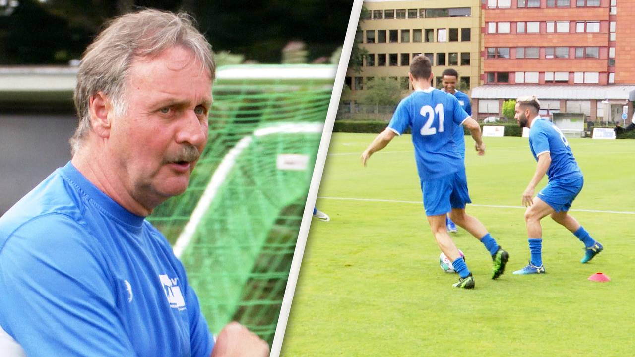 VDV-Camp: Peter Neururer und Carsten Ramelow trainieren vereinslose Spieler