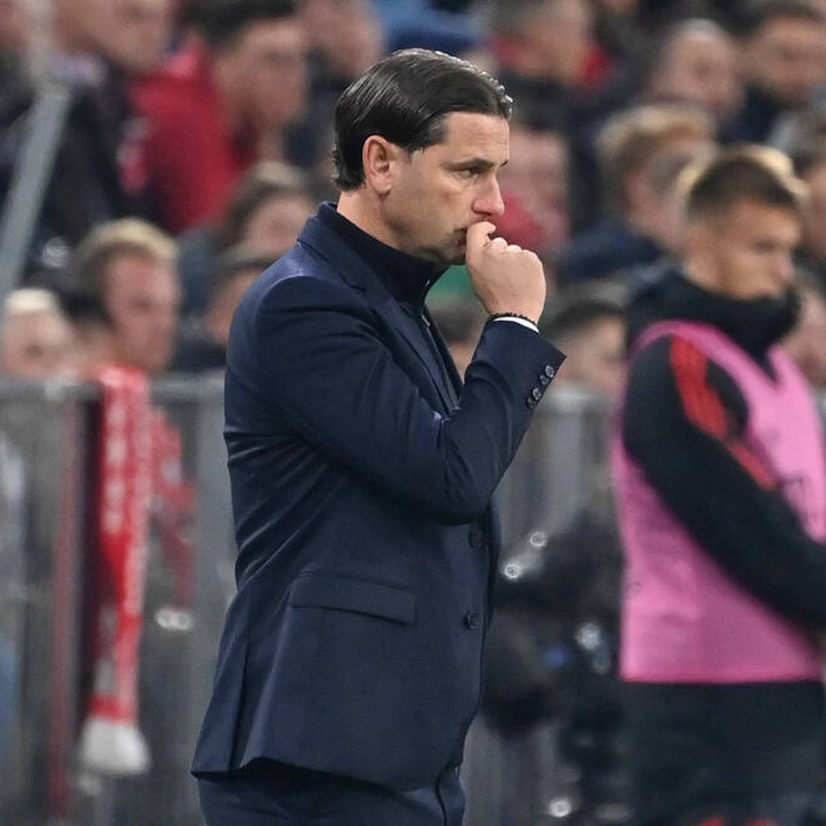 Leverkusen-Cheftrainer Gerardo Seoane zeigt sich vor seinem persönlichen Endspiel beim FC Porto gelassen.
