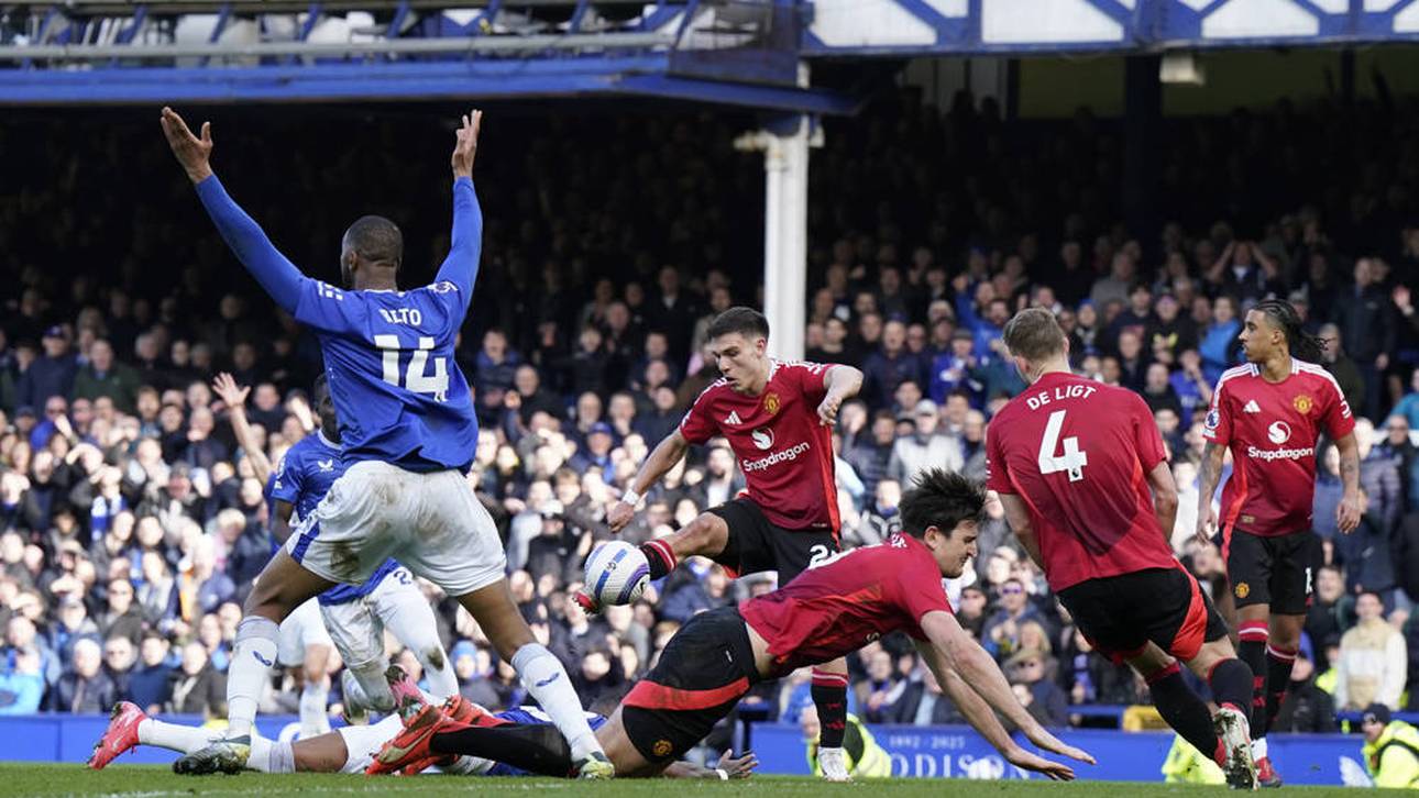 VAR-Ärger: Manchester United holt glücklichen Punkt 