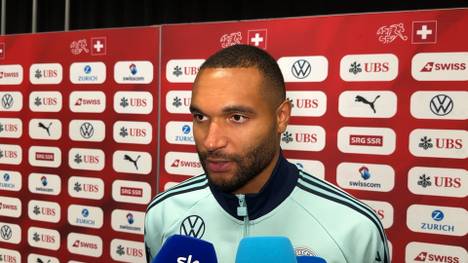 Nach dem Freundschaftsspiel gegen die Schweiz zeigt sich Jonathan Tah trotz der drei Gegentore begeistert von seinen Innenverteidiger-Kollegen Nico Schlotterbeck und Antonio Rüdiger.
