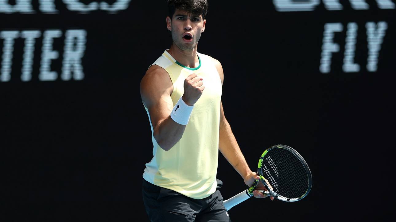 Alcaraz lässt Muskeln spielen