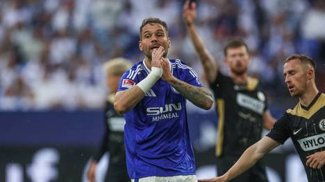 Pierre-Michel Lasogga wurde bei Schalke eingewechselt gegen Elversberg