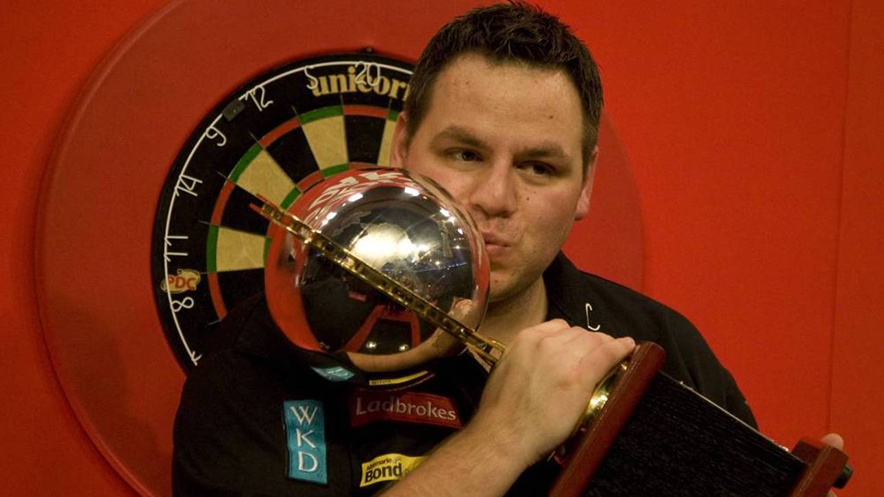 Adrian Lewis gewinnt 2012 zum zweiten mal die Darts-WM in London