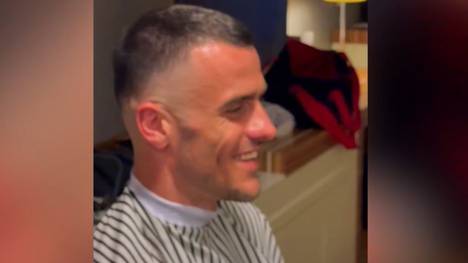 Ein Video von einem Frisörbesuch von Filip Kostic sorgt für Aufsehen. Der Frankfurt-Star wird kurzerhand nach seinem nächsten Verein gefragt.