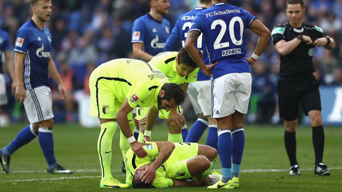 Zu allem Überfluss wird Sturmbulle Bobadilla beim elfmeterreifen Foul verletzt und muss noch vor dem Seitenwechsel ausgetauscht werden