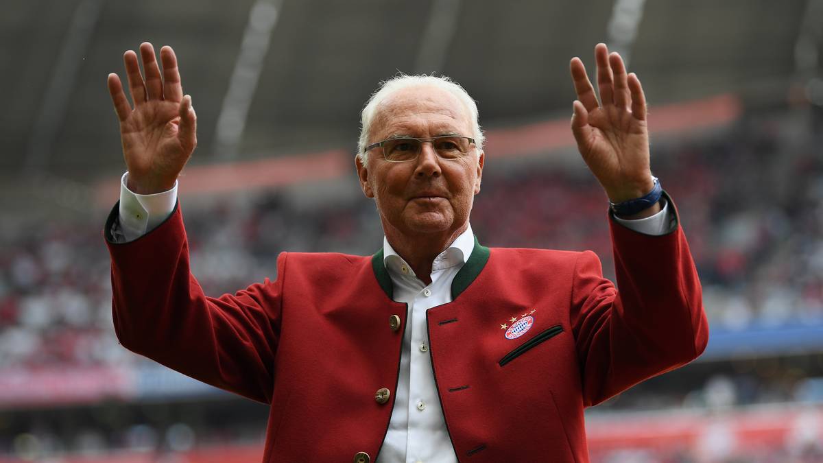 Beckenbauer ist DER Fußballer seiner Zeit, natürlich dann auch der des FC Bayern, dem er später auch als Präsident und zeitweise als Trainer dient. Unabhängig von allem, was bei ihm hinter den Kulissen richtig und falsch lief: Beckenbauer ist die ultimative Bayern-Legende