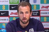 Harry Kane erläutert seine Kritik an seine Mannschaftskollegen, die nicht am derzeitigen Lehrgang der Engländer teilnehmen und erklärt, warum jedes Trainingslager wichtig für den großen Erfolg ist.