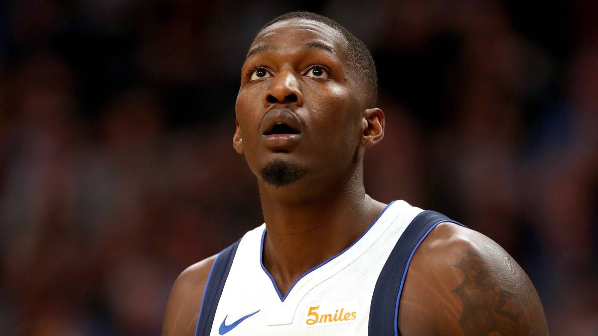 DORIAN FINNEY SMITH: Auch der Forward fungiert als Rollenspieler bei den Mavericks und legte in der vergangenen Saison 7,5 Punkte und 4,8 Rebounds auf. Ein Eckpfeiler wird der 26-Jährige aber wohl eher nicht mehr werden