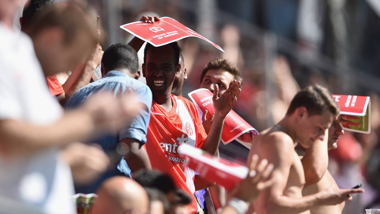 1. FSV Mainz 05 v Hannover 96 - Bundesliga