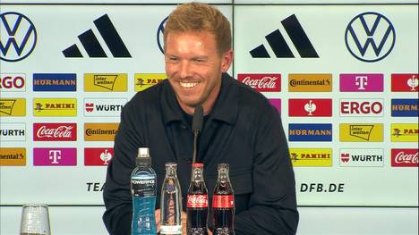 Bundestrainer Julian Nagelsmann wird auf seiner Vorstellungspressekonferenz eine kuriose Frage gestellt.