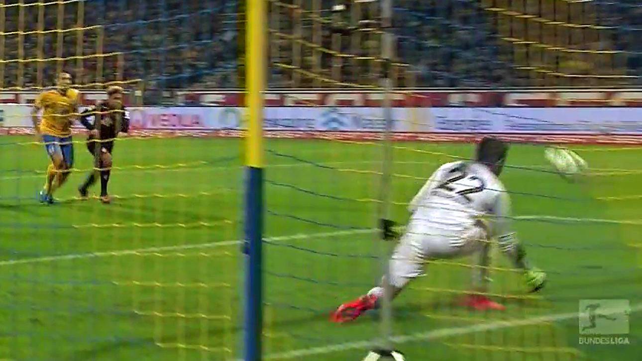 Braunschweigs Omladic überrumpelte mit seinem Freistoß den starken FCK-Schlussmann Pollersbeck