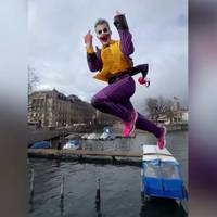 Im Joker-Kostüm: Snowboard-Profi macht Zürich unsicher