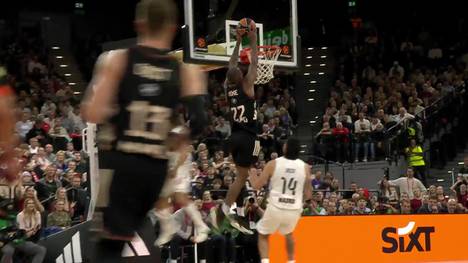 Der FC Bayern Basketball muss nach durchwachsenem Start in die EuroLeague-Saison gegen Real Madrid ran. Zur Halbzeit sieht es nach der nächsten Pleite aus - doch dann entfaltet der SAP Garden plötzlich wieder seine Magie.