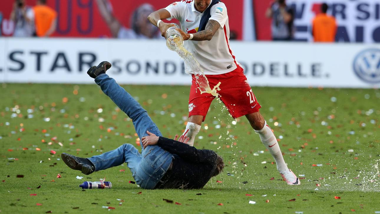 Rangnick verletzt sich beim Jubeln