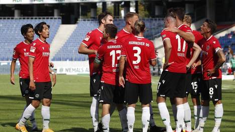 Hannover 96 gewann zum Auftakt der 2. Bundesliga gegen den Karlsruher SC