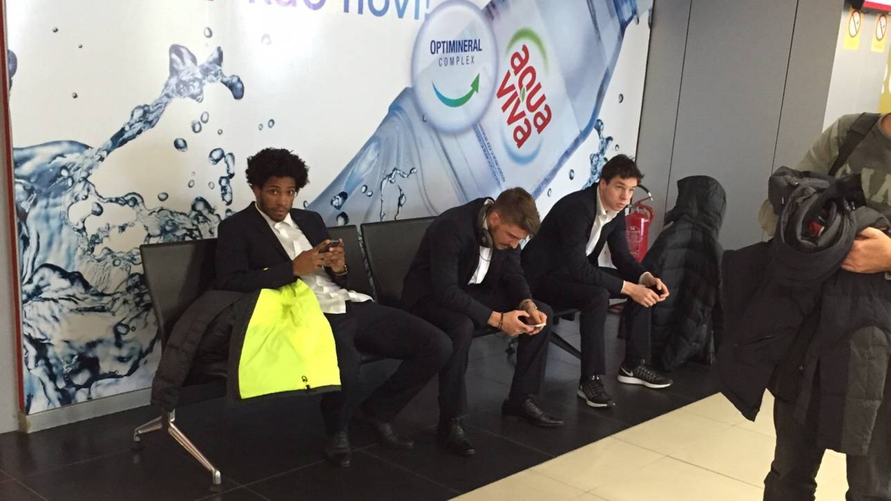 Augsburg sitzt in Belgrad fest