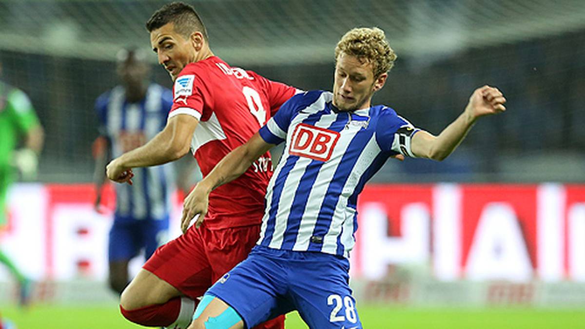 Fabian Lustenbergers (r.) Range Rover Evoque ist ebenfalls weg - von Auto und Täter(n) fehlt jede Spur. Co-Trainer Markus Gellhaus und Anthony Brooks sind ebenfalls Opfer der Autodiebe. Bei Peter Niemeyer und Ex-Hertha-Profi Patrick Ebert wird sogar eingebrochen