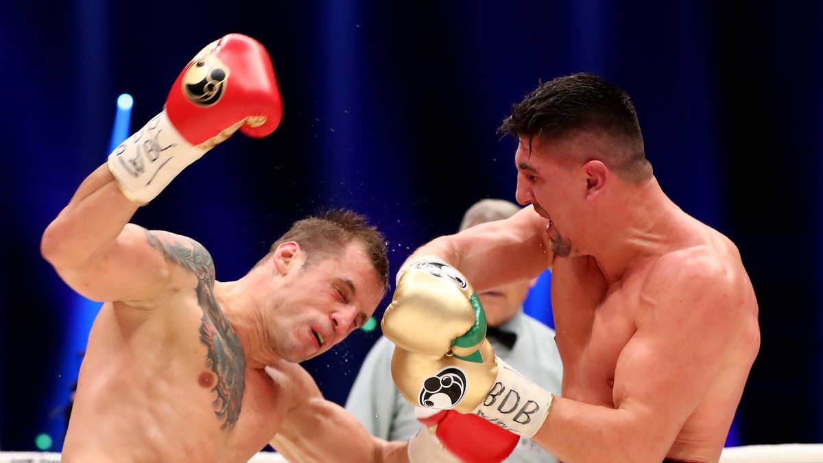 Für Huck war es die vierte Niederlage seiner Profilaufbahn. Durch das 111:116, 110:117, 109:118 gegen den Letten verlor Huck ebenfalls den WM-Titel des kleineren Verbandes IBO