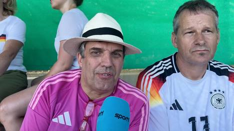 Bundestrainer Christian Wück kritisierte DFB-Torhüterin Ann-Katrin Berger für ihre riskante Spielweise. Das sagen die Fans zur Kritik an der Nationaltorhüterin.