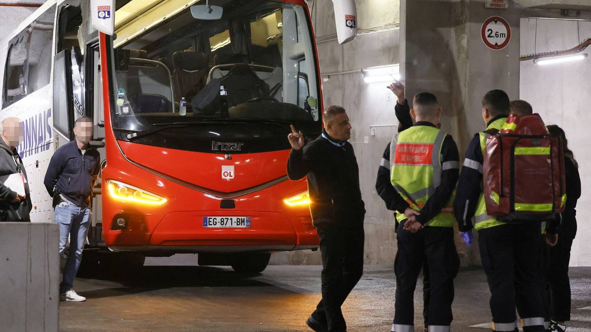 Bus attackiert, Trainer verletzt: Spielabsage in Marseille