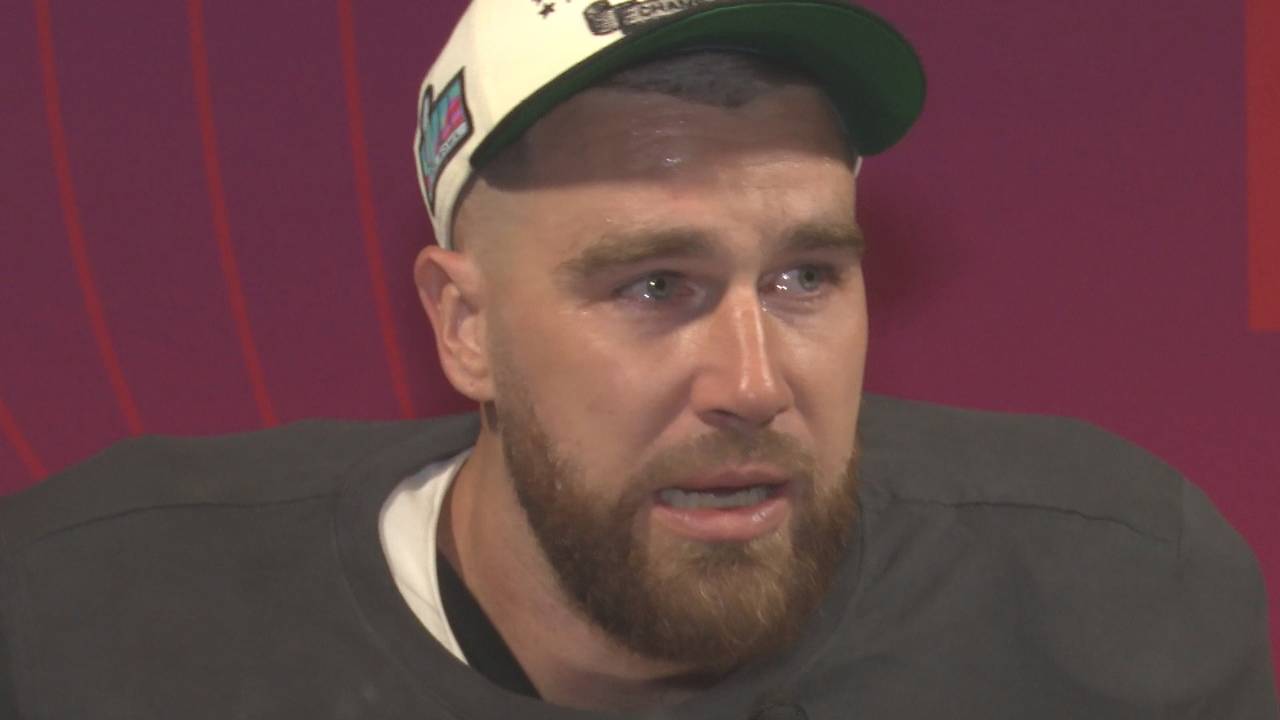Super Bowl: Travis Kelce nach Sieg emotional mit Tränen in Augen