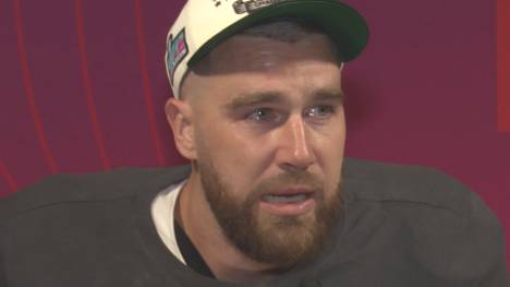 Chiefs-Star Travis Kelce ist nach dem Super-Bowl-Sieg emotional und hat Tränen in Augen. Das liegt auch an seinem Bruder Jason.