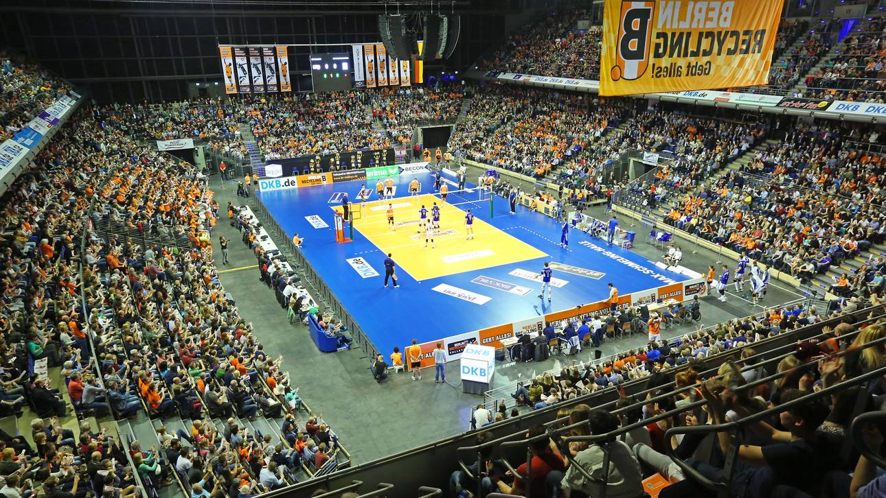 Erstes Volleyball-Halbfinale steht