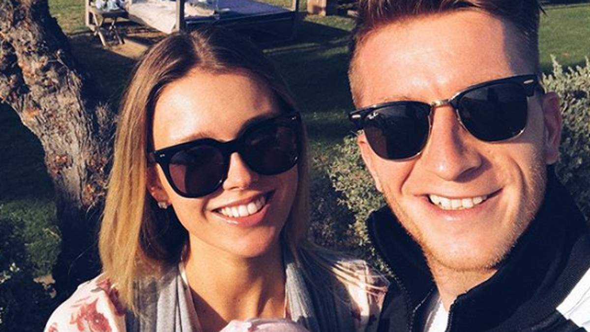 Der frischgebackene Papa Marco Reus verbringt am liebsten die freien Tage mit Freundin Scarlett und seiner Tochter. Die junge Familie strahlt bei traumhaftem Wetter mit der Sonne um die Wette