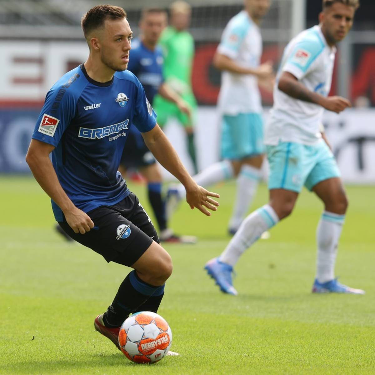 Beim Fußball-Zweitligisten SC Paderborn sind im Rahmen der regelmäßigen Coronatests Infektionen bei fünf Spielern nachgewiesen worden.