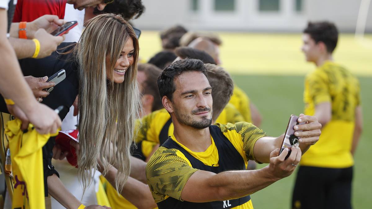 INNENVERTEIDER: Rückkehrer MATS HUMMELS ist im Abwehrzentrum gesetzt. Nachdem er im Supercup noch passen müsste, wird er heute Abend sein Pflichtspieldebüt nach seiner Rückkehr geben