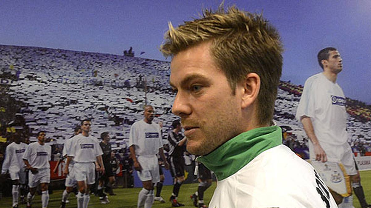 Aus Sorge um seine Kinder lässt Marx eine Alarmanlage in seinem Haus installieren - und ergreift eine weiter Maßnahme: "Ich habe mir einen Baseballschläger gekauft, den ich jetzt immer neben dem Bett liegen habe. Ich hoffe, dass ich ihn nie benutzen muss" 