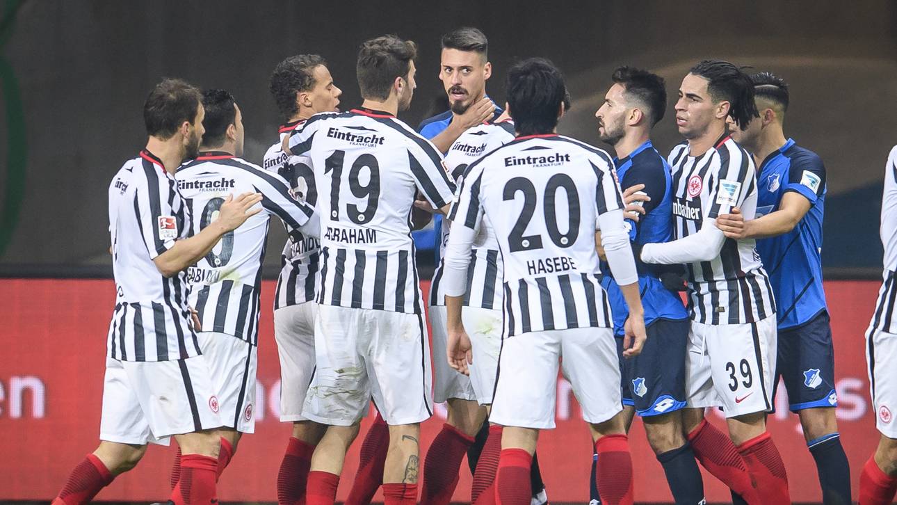 Foul-Duell: Eintracht verliert Nerven