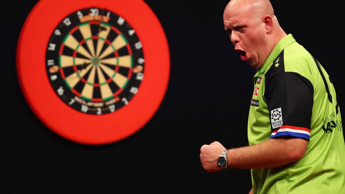 9-DARTER: Beim Players Championship 2019 zieht er mit seinem 22. 9-Darter als Profi bei der PDC mit Phil Taylor gleich. Bei TV-Turnieren hat die Legende allerdings noch die Nase vorne. "The Power" zählt vor Kameras elf Neun-Darter, für van Gerwen ist es der sechste, womit er in der ewigen Rangliste nun auf dem alleinigen zweiten Platz liegt