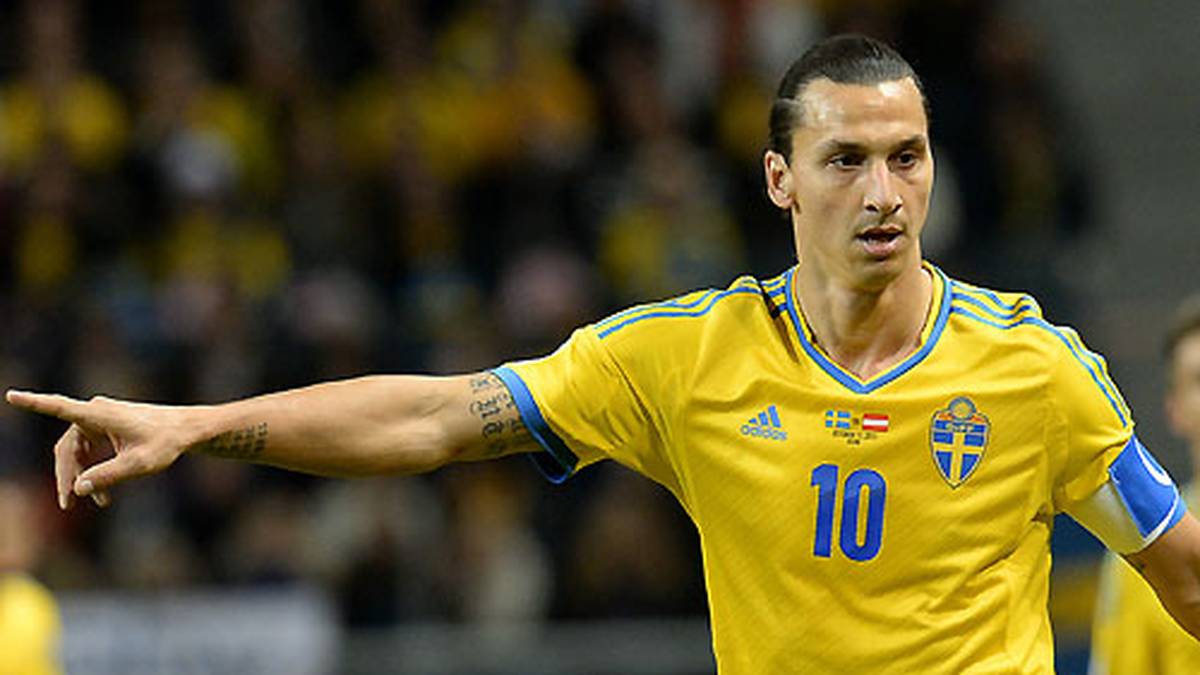 Die Playoff-Spiele seiner Schweden gegen Portugal sind nicht nur ein fußballerisches Highlight. Zlatan läuft vor allem vor dem Mikrofon zur Höchstform auf: "Wer die Ausscheidung übersteht? Das weiß nur Gott [Der Journalist antwortet: "Den können wir schlecht fragen"] Sie sprechen doch gerade mit ihm."