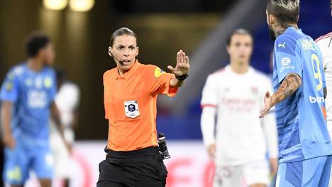 Stéphanie Frappart beim Spiel zwischen Lyon und Marseille