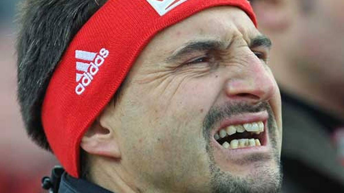 Der dreimalige Rodel-Olympiasieger Georg Hackl ist im Januar 2012 in einen heftigen Nachbarschaftsstreit geraten. Der Disput soll ausgelöst worden sein, weil Hackl beim Schneeräumen den Schnee auf das Grundstück des Nachbarn schippt