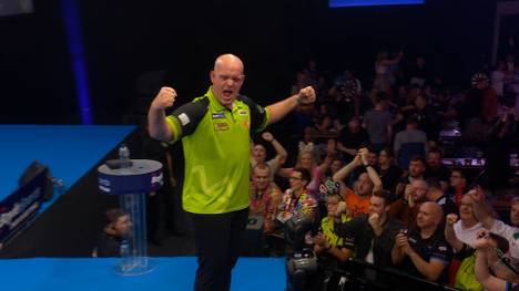 Michael van Gerwen steht als vierter Halbfinal-Teilnehmer beim Darts World Grand Prix fest. Zum Abschluss setzt er mit einem 12-Darter nochmal ein echtes Highlight.