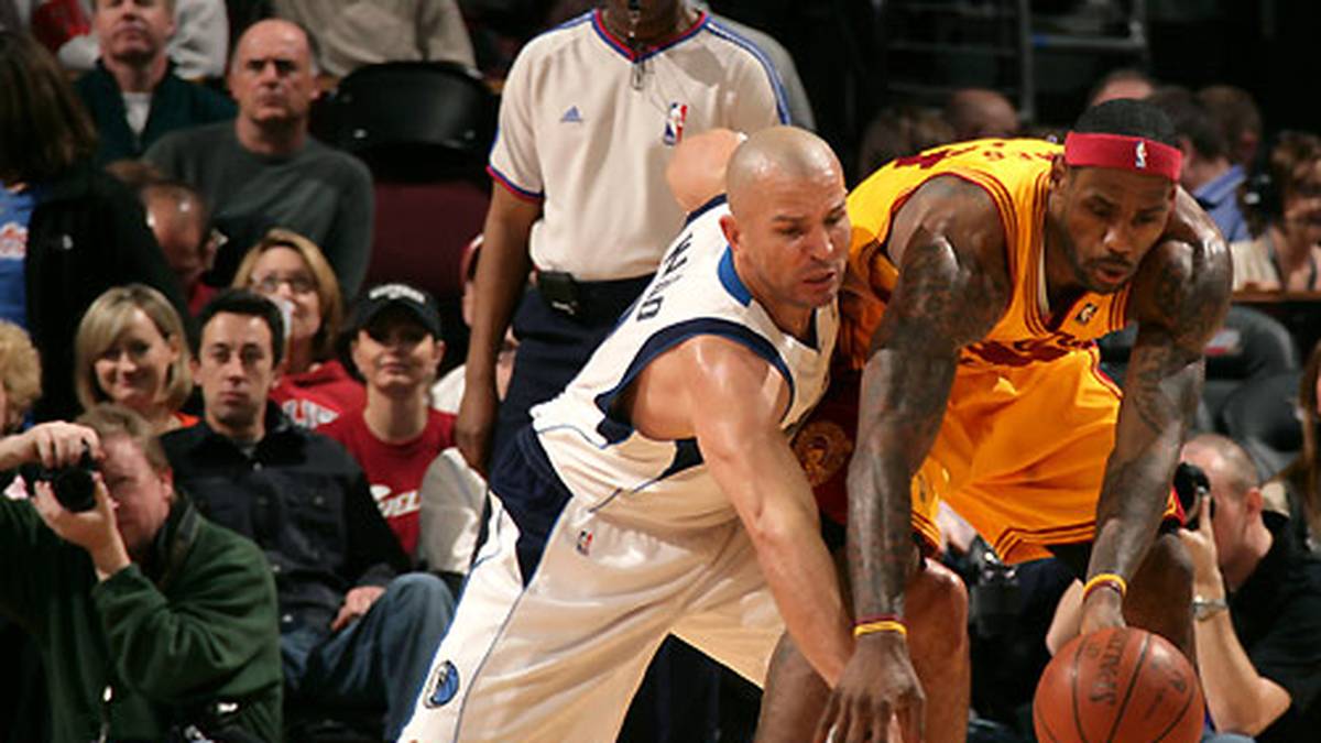 Bei den meisten Assists und bei den meisten Steals belegt er  Rang zwei in der NBA-Geschichte. 2011 gewann Kidd mit den Dallas Mavericks den NBA-Titel. Seine Karriere beendete Kidd als einziger Spieler mit mindestens 16.000 Punkten, 8.000 Rebounds und 12.000 Assists. Zuletzt coachte der frühere Point Guard die Milwaukee Bucks, wurde im Januar 2018 aber entlassen